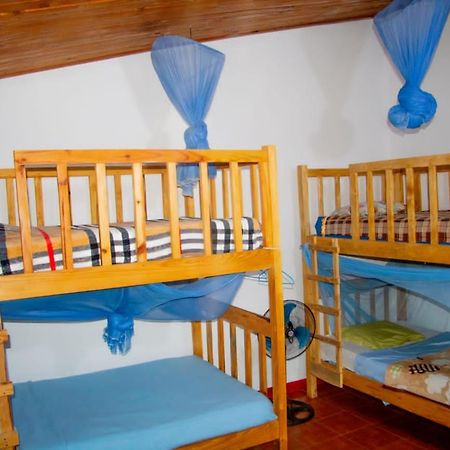 Hostel Pensao Ya Mute Chimoio Bagian luar foto